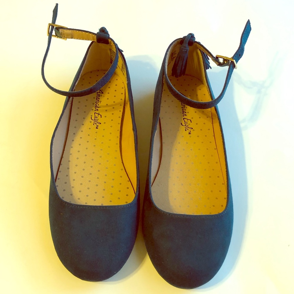 EUC American Eagle 🦅 Suede Flats